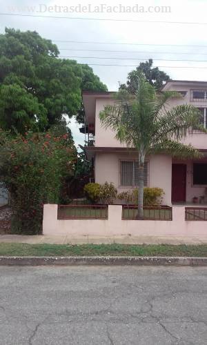 Calle 8va. #21 e/ 5ta. y Betancourt