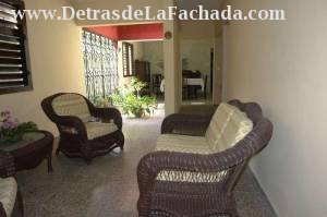 San Joaquin #215 e/ Domingo Puente y Pancha Agramonte.