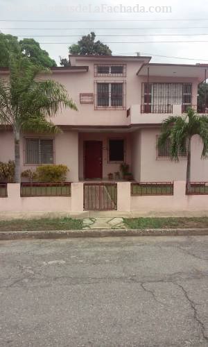 Calle 8va. #21 e/ 5ta. y Betancourt