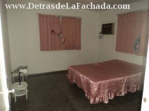 Calle Carlos Nuñez No.12002, entre las calles 13 y Corta, Reparto Residencial Aldabó, en el Municipio de Boyeros, Ciudad de la Habana. Cuba.