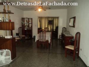 Calle Carlos Nuñez No.12002, entre las calles 13 y Corta, Reparto Residencial Aldabó, en el Municipio de Boyeros, Ciudad de la Habana. Cuba.