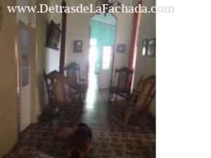 Camilo Cienfuegos 37 e/ P. Gomez y C. Acebo frente a Fabrica de cigarros