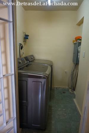 CALLE 2da # 104 ESQ. B