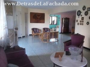 Cerca del cine Acapulco