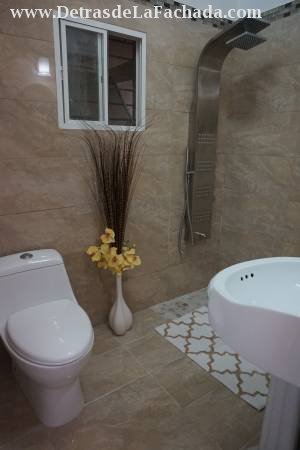 CALLE 2da # 104 ESQ. B