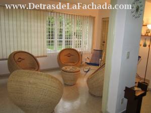 CLOSED TERRACE AND PATIO