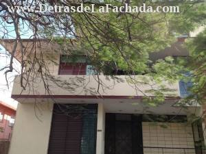 calle 3ra entre 26 y 28 num 2603 2do piso.