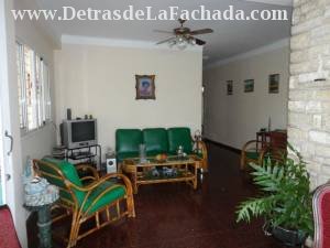 AVE 3RA # 9401 BAJOS