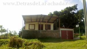 Carretera de la vía Blanca km. 10 ubicada en el corredor Turístico Habana-Varadero, A I KM DE LA COSTA NORTE  DE LA CIUDAD DE MATANZAS(EL MAR), CON FACIL ACCESO HACIA EL VALLE DE YUMURY CON  VISTA PANORAMICA Y FRENTE A LA VIA BLANCA.